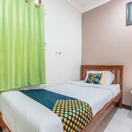 SPOT ON 2033 Kayumanis Homestay Syariah Jakarta Luaran gambar