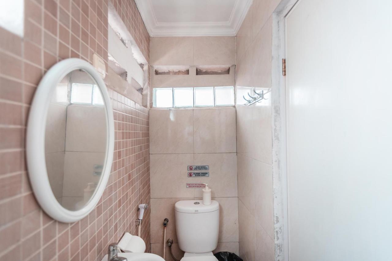 SPOT ON 2033 Kayumanis Homestay Syariah Jakarta Luaran gambar