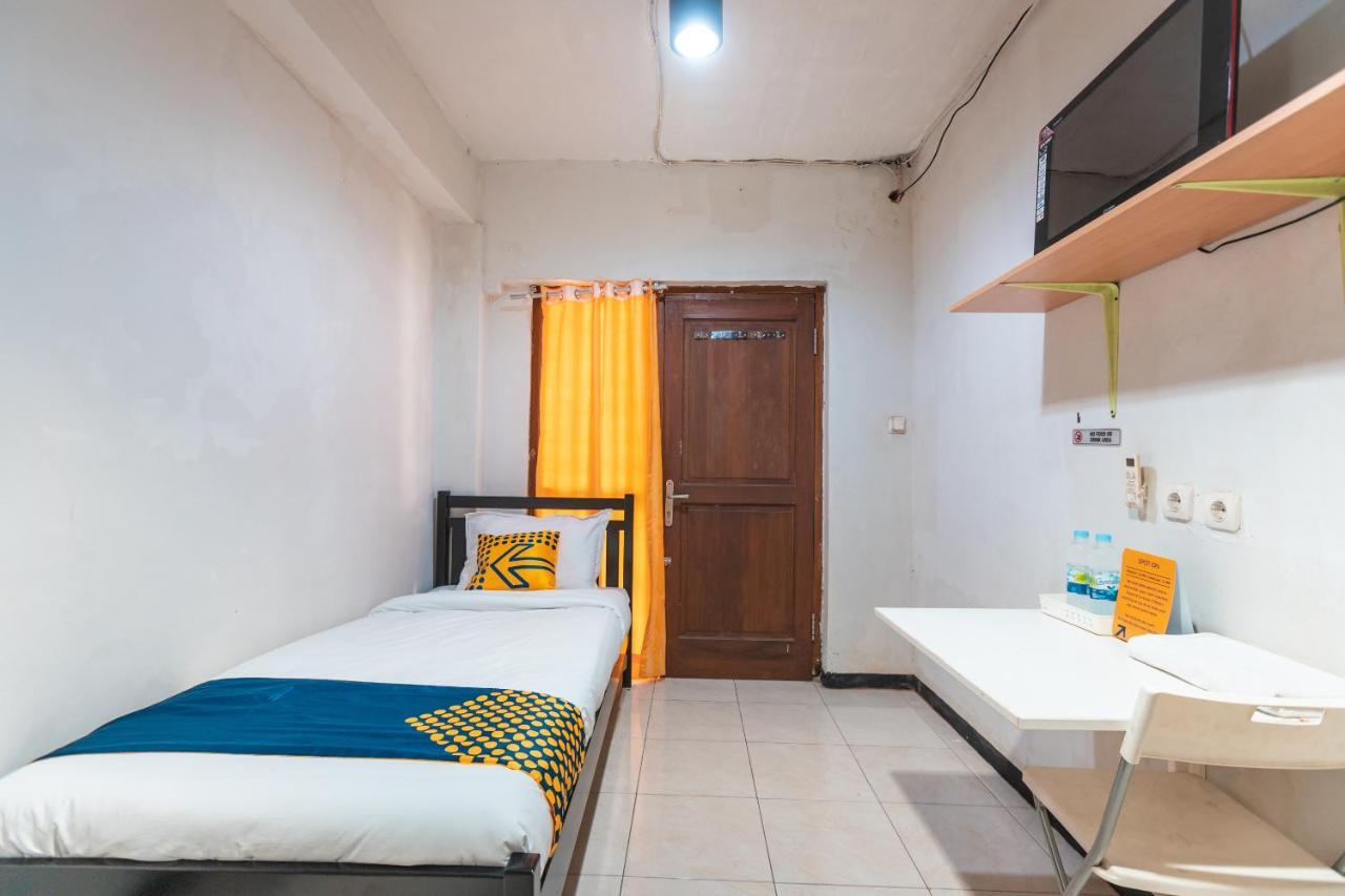 SPOT ON 2033 Kayumanis Homestay Syariah Jakarta Luaran gambar