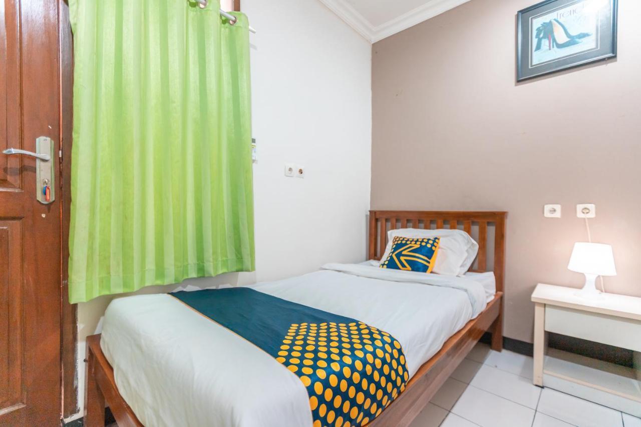 SPOT ON 2033 Kayumanis Homestay Syariah Jakarta Luaran gambar