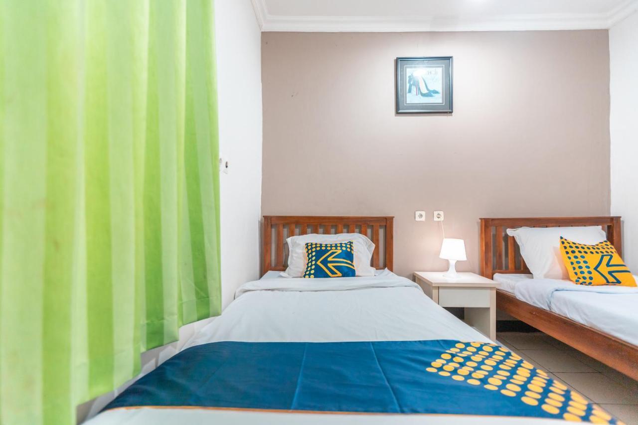 SPOT ON 2033 Kayumanis Homestay Syariah Jakarta Luaran gambar