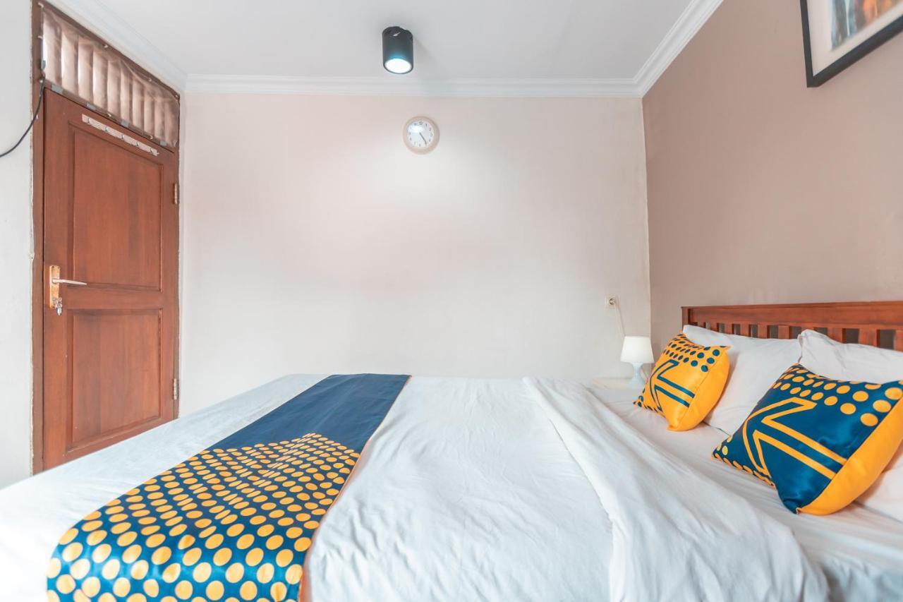 SPOT ON 2033 Kayumanis Homestay Syariah Jakarta Luaran gambar