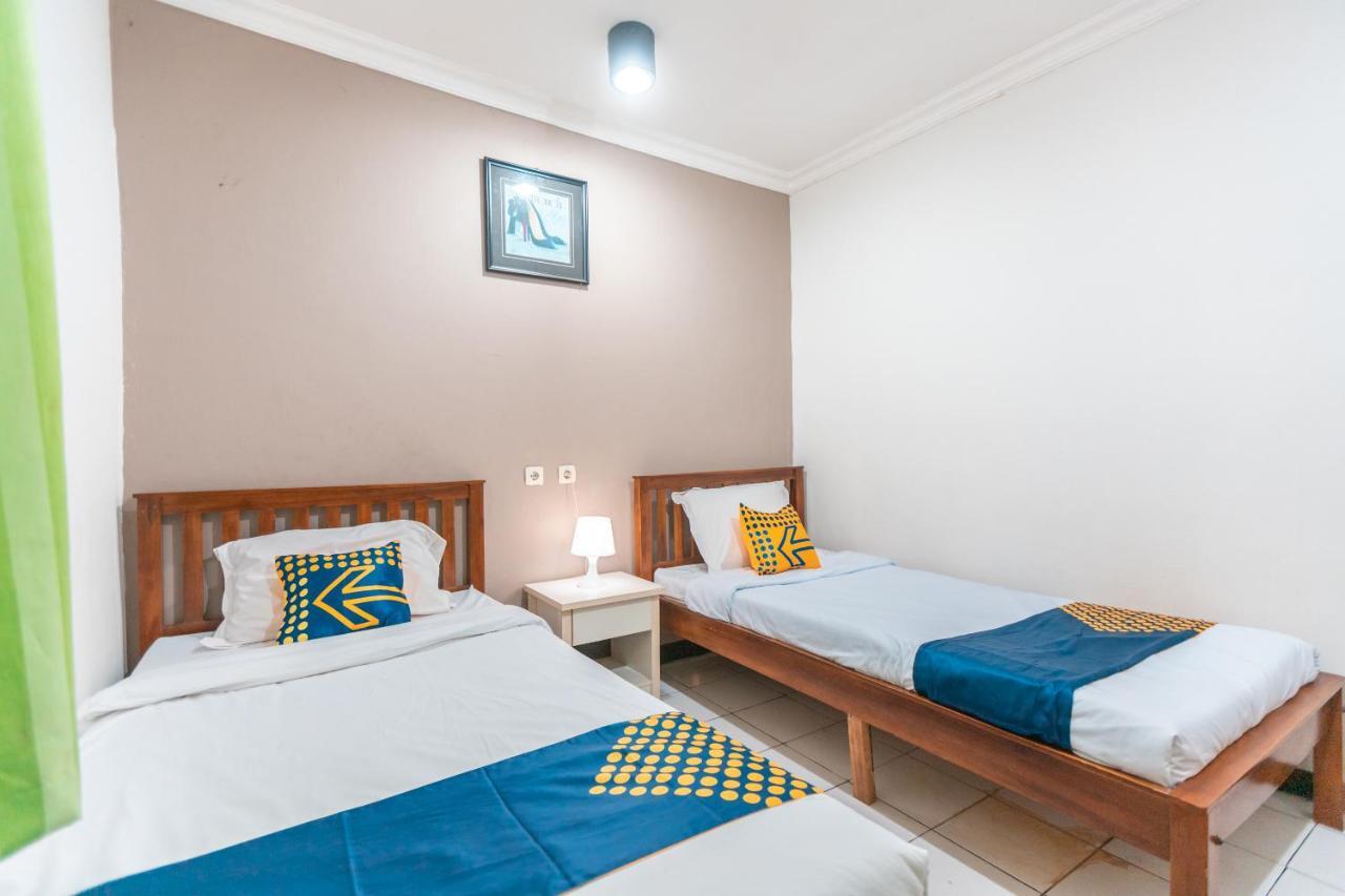 SPOT ON 2033 Kayumanis Homestay Syariah Jakarta Luaran gambar