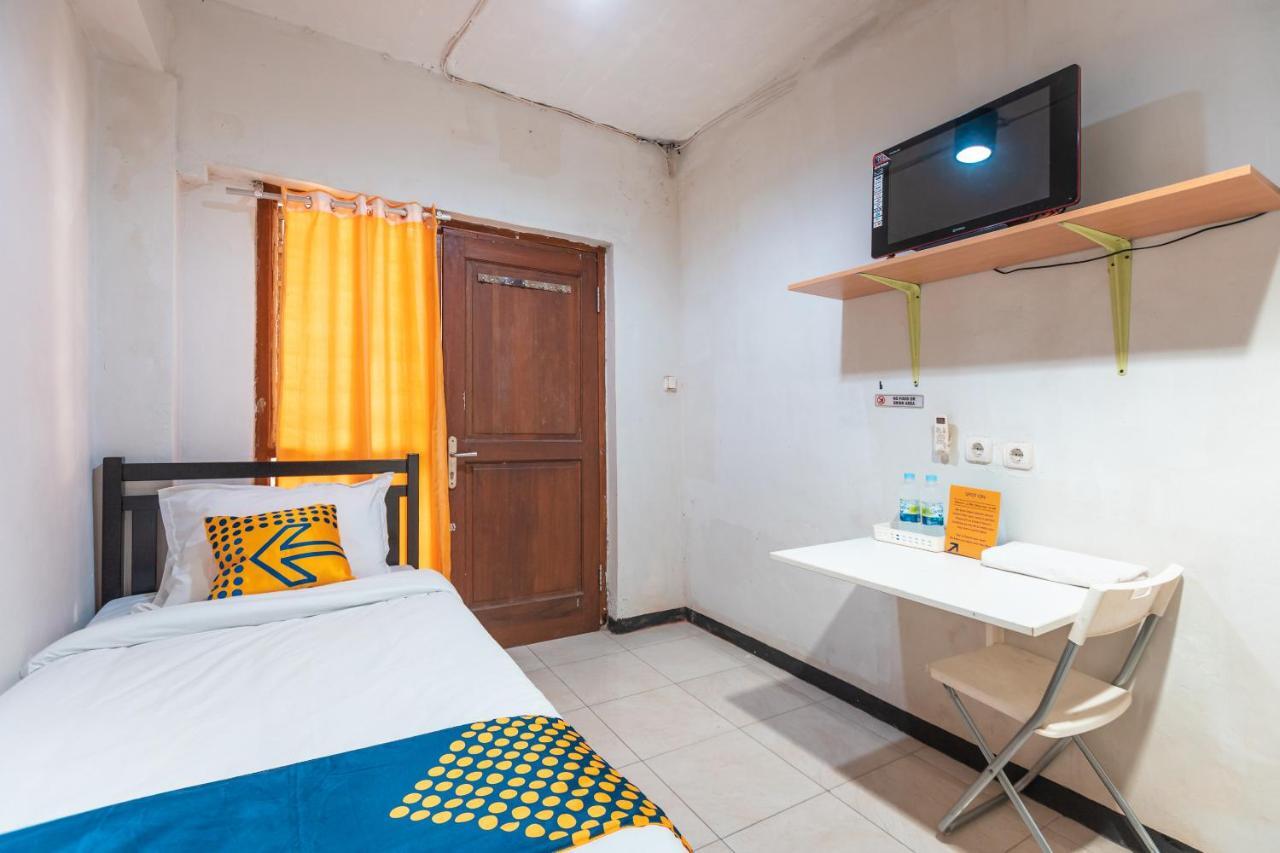 SPOT ON 2033 Kayumanis Homestay Syariah Jakarta Luaran gambar