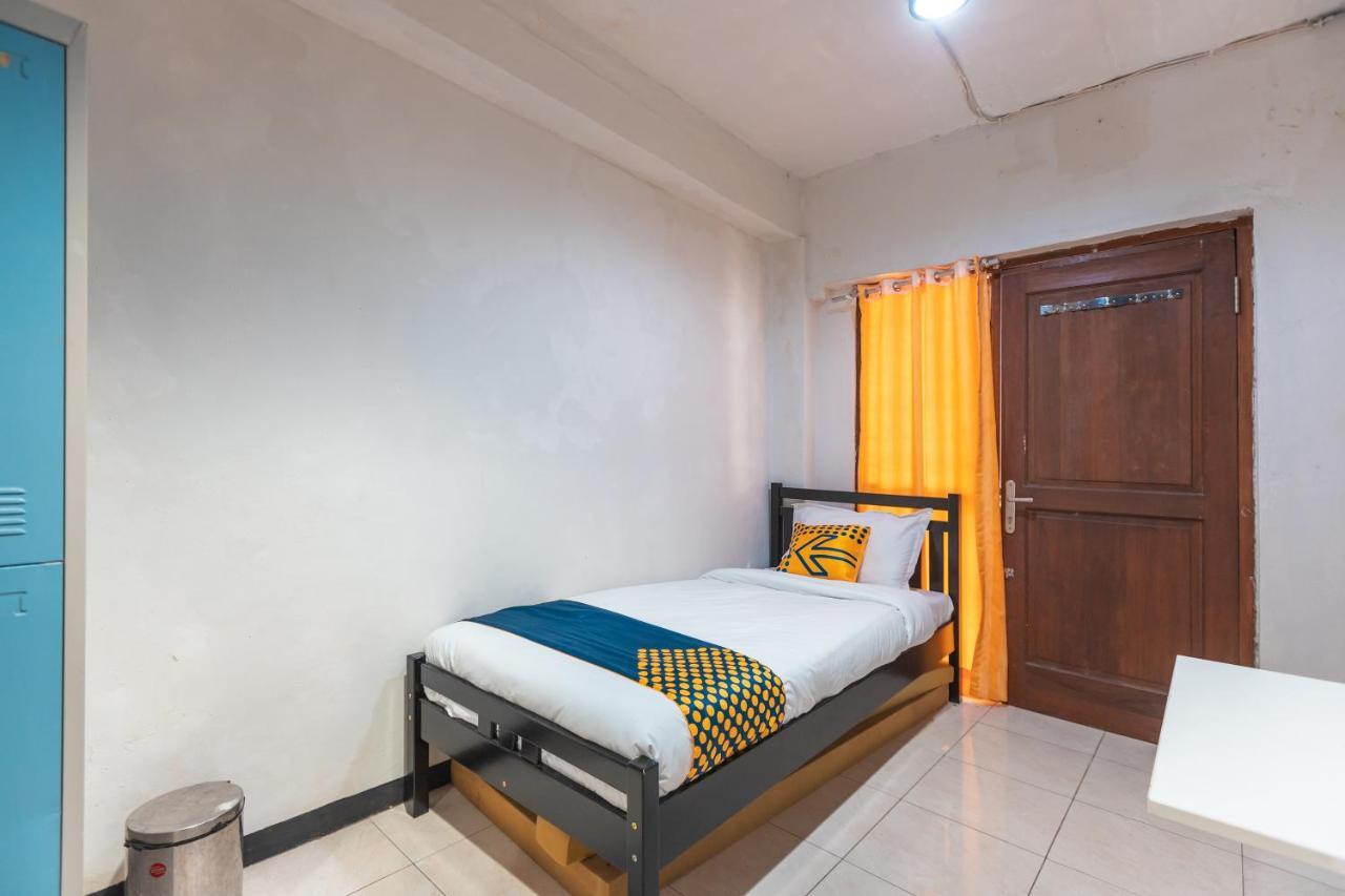 SPOT ON 2033 Kayumanis Homestay Syariah Jakarta Luaran gambar