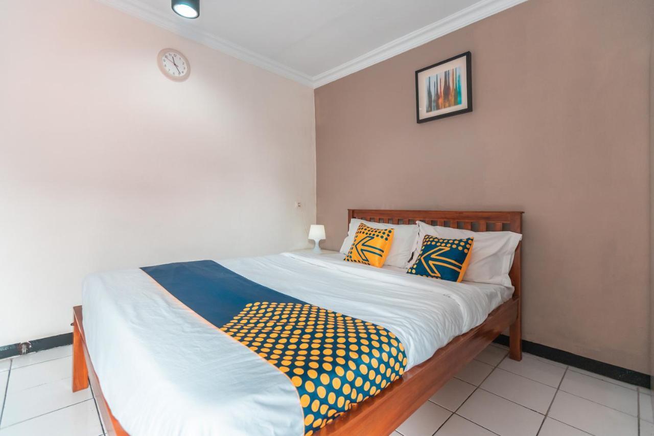 SPOT ON 2033 Kayumanis Homestay Syariah Jakarta Luaran gambar